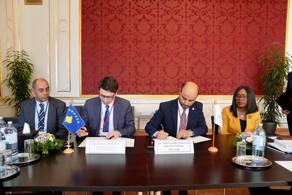 OPEC Fund and the Republic of Kosovo signed the "Framework Agreement for Private Sector Operations." Pictured from left to right: Tareq Alnassar, Assistant Director-General, Private Sector & Trade Finance Operations; Hekuran Murati, Minister of Finance, Labor and Transfers of the Republic of Kosovo; Dr. Abdulhamid Alkhalifa, OPEC Fund Director-General; Violet Onyemenam, General Counsel OPEC Fund. OPEC Fund and the Republic of Kosovo signed the "Framework Agreement for Private Sector Operations." Pictured from left to right: Tareq Alnassar, Assistant Director-General, Private Sector & Trade Finance Operations; Hekuran Murati, Minister of Finance, Labor and Transfers of the Republic of Kosovo; Dr. Abdulhamid Alkhalifa, OPEC Fund Director-General; Violet Onyemenam, General Counsel OPEC Fund.