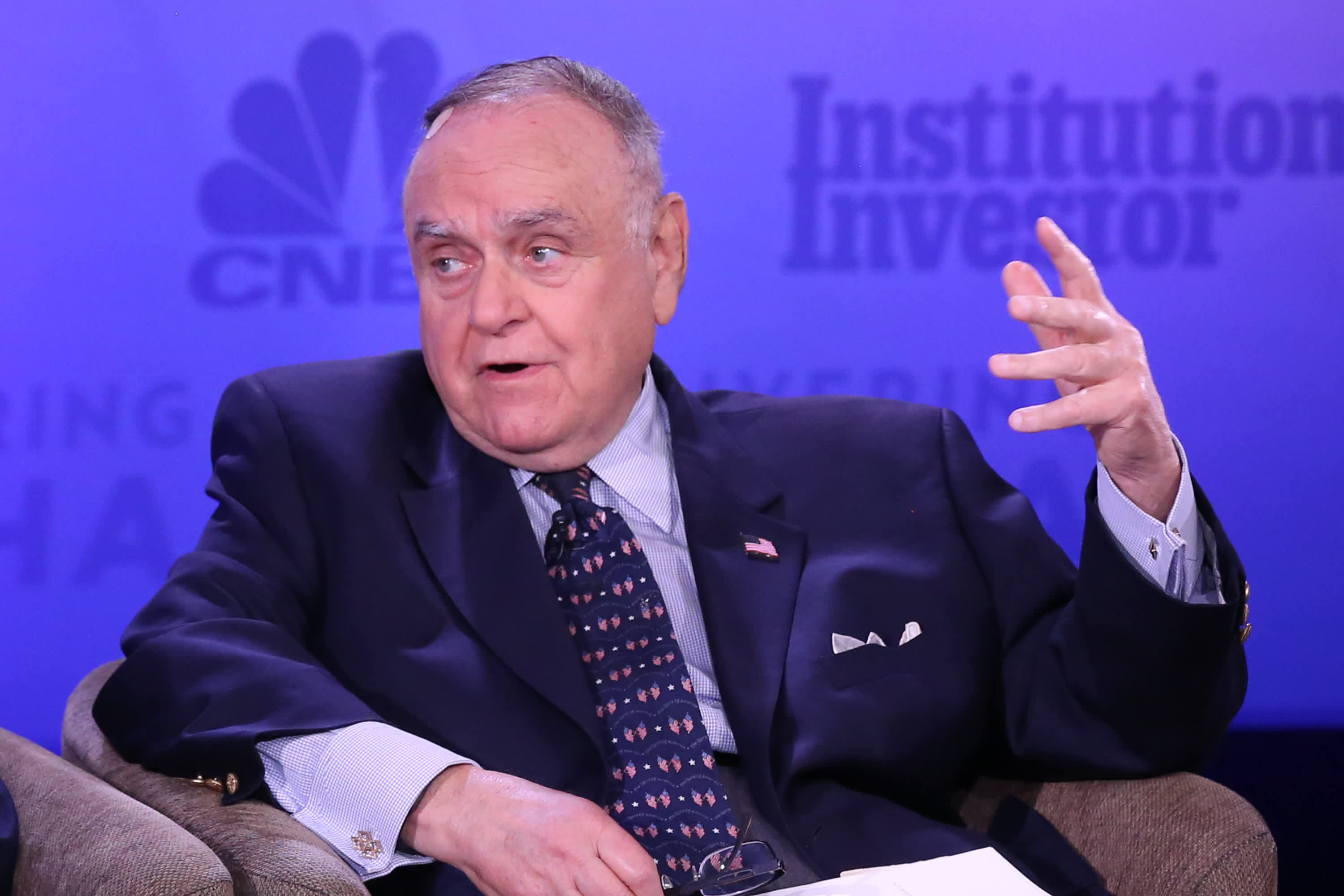 Leon Cooperman is bullish on oil and has 20% of his portfolio in energy stocks