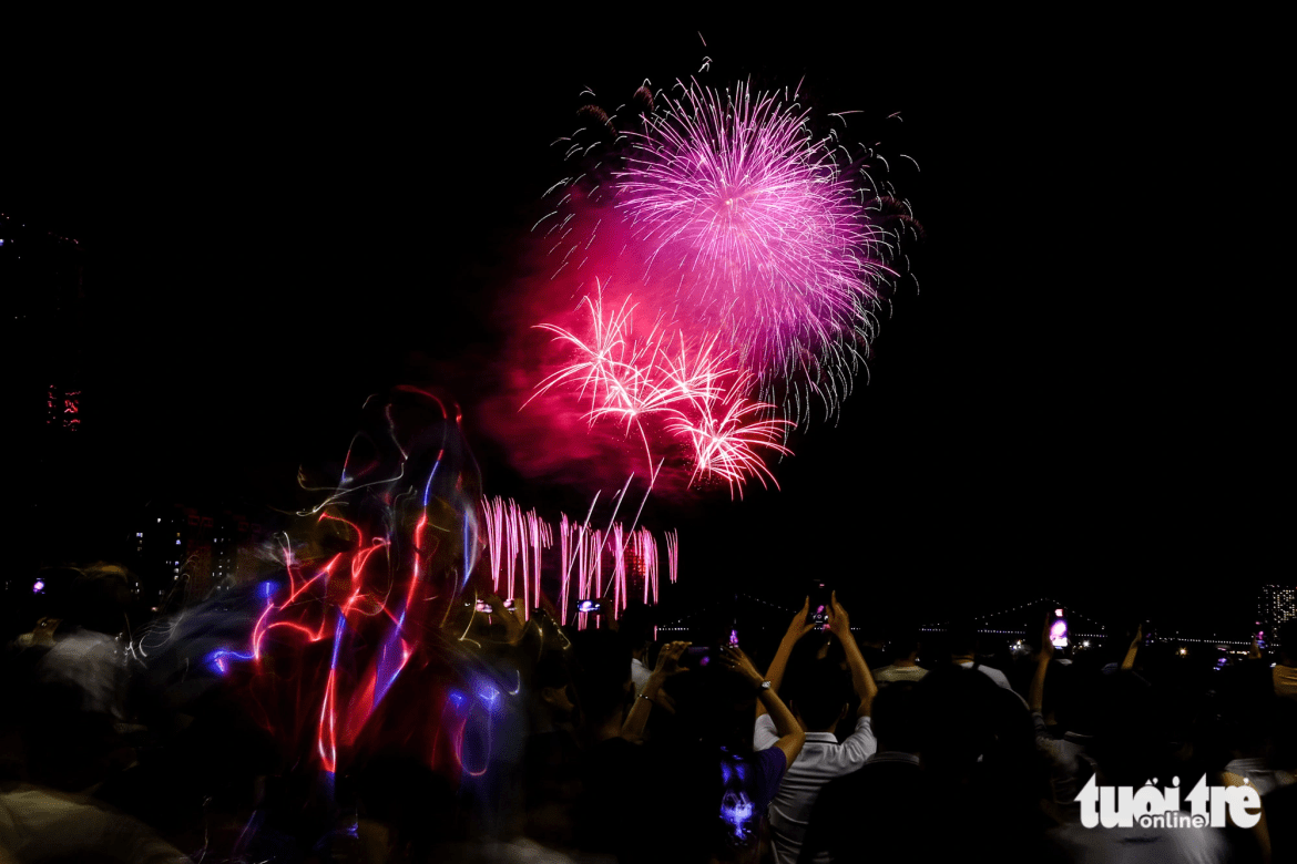 The shot helped the French fireworks team to become the champion of the DIFF 2023 - Photo: TAN LUC