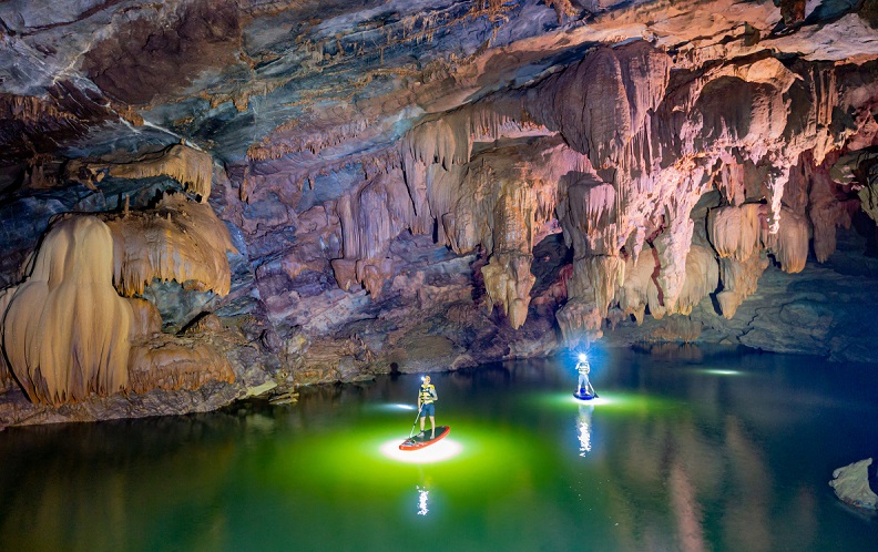 Hung Thoong Cave is an ideal place to explore when coming to Phong Nha - Ke Bang.