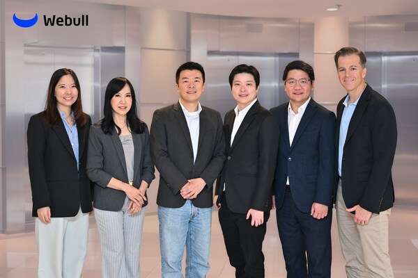 (From left to right: Ms. Lalida Teekhasaenee (Chief Financial Officer at Pi Securities), Ms. Natcha Suntorntarawong (Co-Chief Executive Officer and Chief of Private Wealth at Pi Securities), Mr. H. C. Wang (Chief Financial Officer of Webull Corporation), Ms. Nattcharinphon Jesadapisit (Chief Executive Officer at Pi Securities), Mr. Chonladet Khemarattana (Chief Executive Officer of Webull Thailand), and Mr. Benjamin James (General Counsel of Webull Corporation))